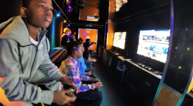 What are the Benefits of Renting Video Game Bus in Los Angeles for Your Kids Parties?